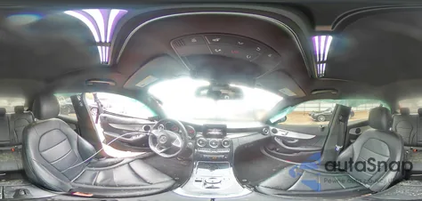 2018 Mercedes-Benz C 300 z USA, uszkodzony, nr VIN 55SWF4JB9JU260091